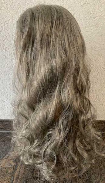 Wig with long hair, curled - grey